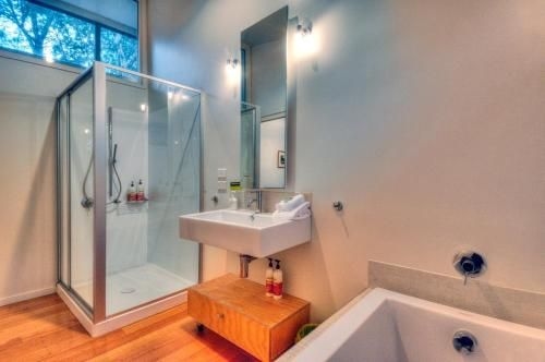 Freycinet Eco Luxe - Forest - Ocean - Mountain4