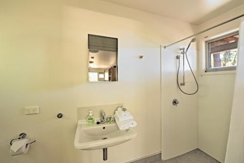 Freycinet Eco Luxe - Forest - Ocean - Mountain2