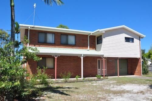31 Bombala Crescent - Two Storey Home With Covered Outdoor Deck, Fully Fenced Backyard. Pet Friendly0