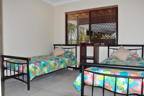 43 Double Island Drive - Two Level Holiday Home With Swimming Pool. Located Close To Beach And CBD1