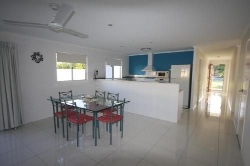 62 Tingira Close - Modern Lowset Home With Swimming Pool, Outdoor Area, Ample Parking. Pet Friendly2