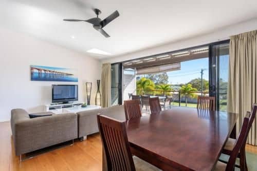 Unit 3 Rainbow Surf - Modern, Double Storey Townhouse With Large Shared Pool, Close To Beach And Shop Unit 3 Rainbow Surf - Modern, Double Storey Townhouse With Large Shared Pool, Close To Beach And Shop
