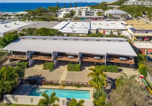 Unit 5 Rainbow Surf - Modern, double storey townhouse with large shared pool, close to beach and shop4