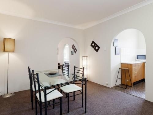 2 'Bronte Court' 17 Magnus Street - air con, complex pool and centrally located2