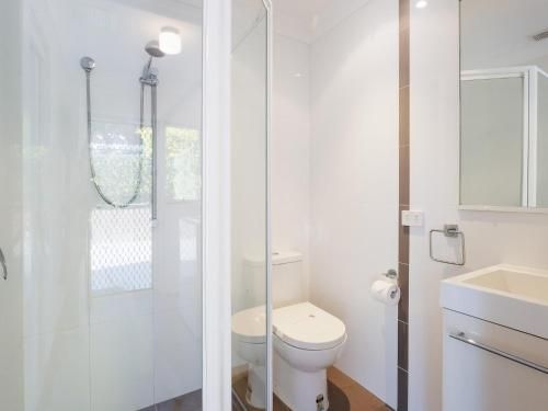 33 Gloucester St -huge holiday house in Nelson Bay with pool and stunning water views3
