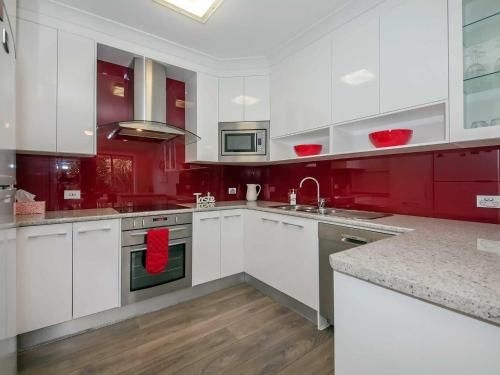 9 'Bushmans', 24 Tomaree Street - air conditioned, centrally located to town2