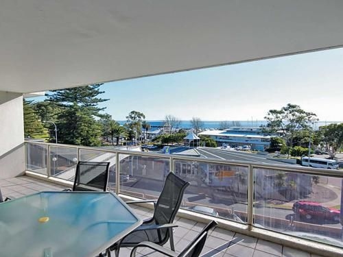 9 'Nelson Towers' 71a Victoria Parade - unit in the heart of Nelson Bay with water views1