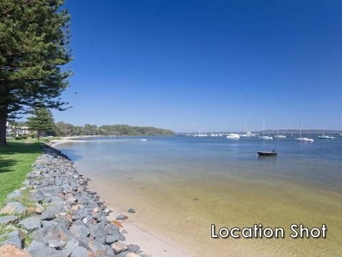 1 'Peninsula Waters', 2-4 Soldiers Point Road - Aircon, pool & massive outdoor area4