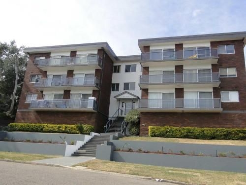 4 'Adriana', 83 Ronald Avenue - open plan living with backyard0