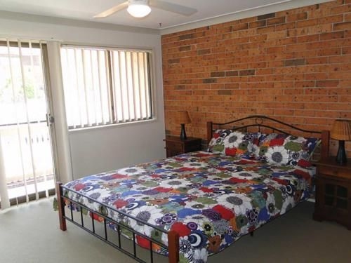 3/4 Victor Parade - great townhouse & walk to the beach2