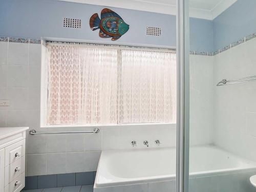 9 'Adriana' 83 Ronald Avenue - fabulous views & aircon4