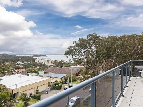 9 'Adriana' 83 Ronald Avenue - fabulous views & aircon2
