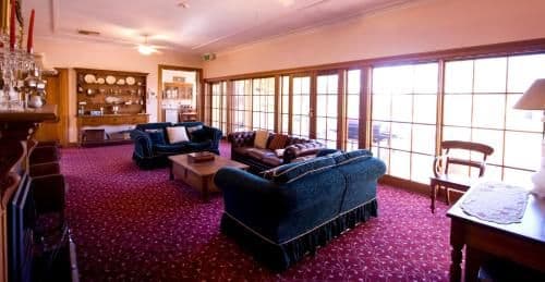 Gill Large Queen Room with Shared Bathroom