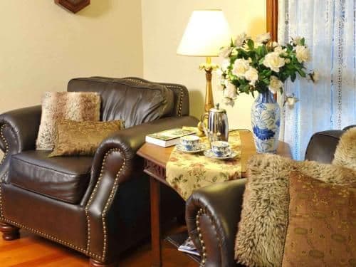 Queen Suite - Homestead