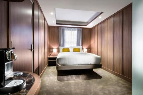 Deluxe Queen Room