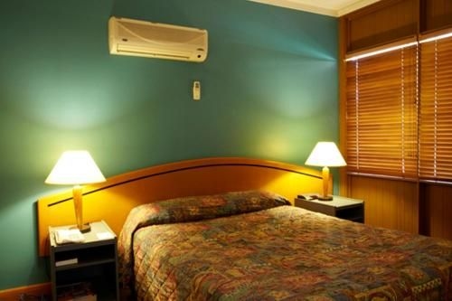 Seasons Hotel Newman2