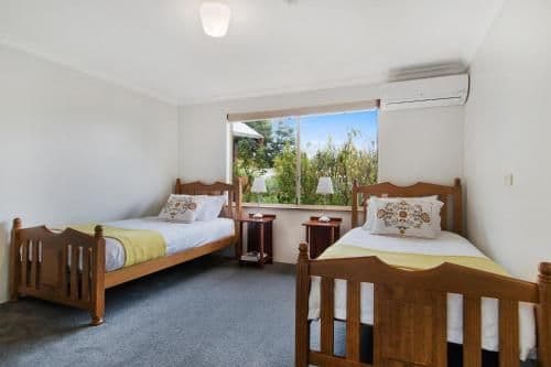 Twin Room with En Suite Bathroom