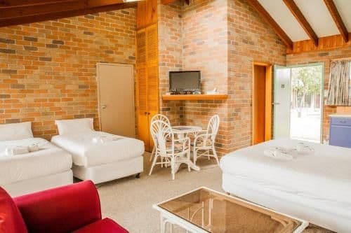 Queen Family Room