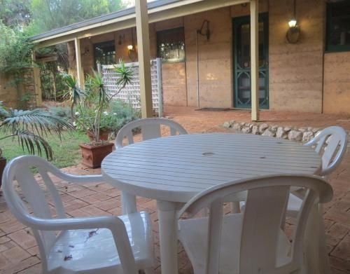 Bentwood Olive Grove Accommodation2