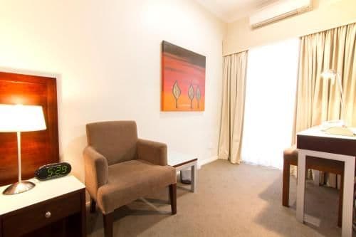 Executive Queen Room - Non-Smoking