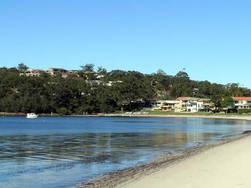 Wanda Magic' 19 Randall Drive - beautiful water front house3