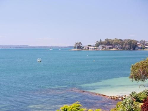 2 'Lanimer' 14 Mitchell Street - beautiful waterfront property with spectacular views4
