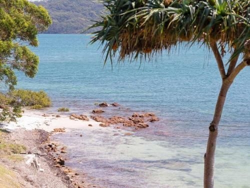 2 'Lanimer' 14 Mitchell Street - beautiful waterfront property with spectacular views2