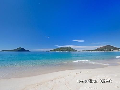 11 'Luskin Lodge' 29 Weatherly Close - stunning water views2