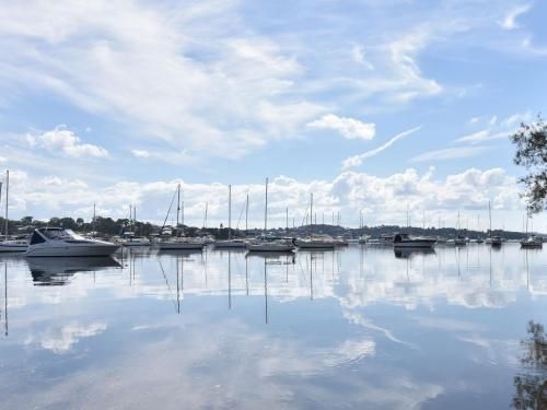 Wangi Lakehouse - renovated Lake Macquarie lakefront Location4