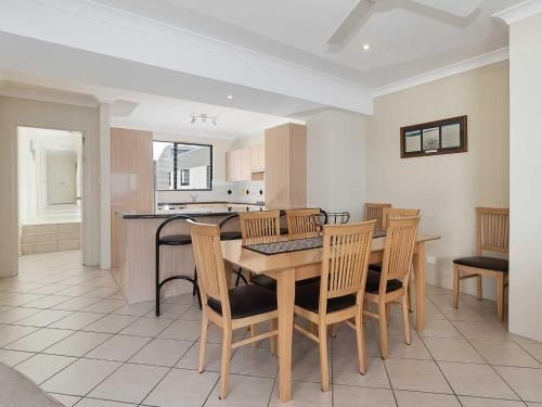2/137 Soldiers Point Road - luxury unit on the waterfront with aircon and free unlimited Wi Fi4