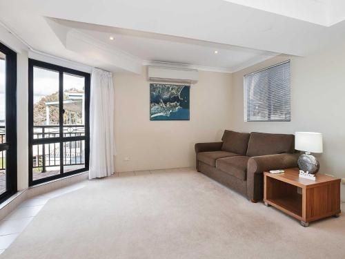 2/137 Soldiers Point Road - luxury unit on the waterfront with aircon and free unlimited Wi Fi2