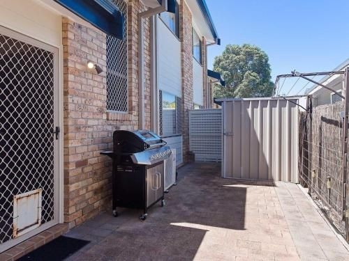 3 'Ambleside' 9 Shoal Bay Avenue - air con, WIFI and close to the water and Shoal Bay shops2
