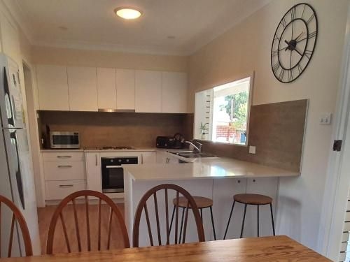 Cuddles Cottage' 4 Christmas Bush Avenue - pet friendly holiday house near Dutchies3