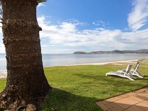 Filoli', 91 Foreshore Drive - huge waterfront home3