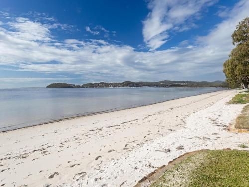 Filoli', 91 Foreshore Drive - huge waterfront home2