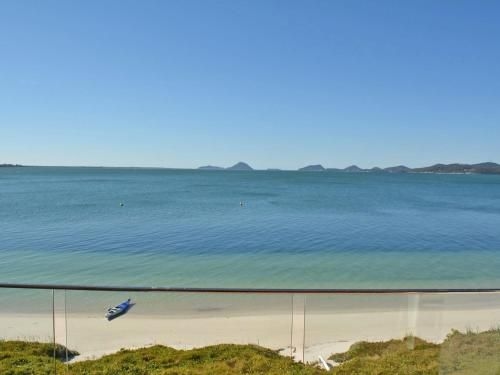15 'Harbourside' 3-7 Soldiers Point Road - right on the waterfront1
