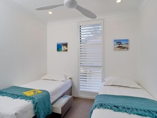 5 'Casuarina's ' 33 Soldiers Point Road - superb waterfront unit4