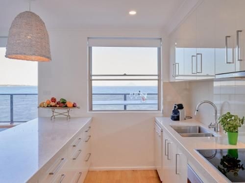 5 'Casuarina's ' 33 Soldiers Point Road - superb waterfront unit3