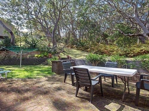3 'Adriana' 83 Ronald Avenue - unit with a backyard 3 'Adriana' 83 Ronald Avenue - unit with a backyard