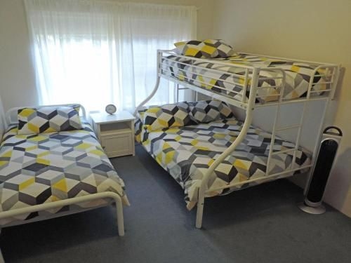 3 'Adriana' 83 Ronald Avenue - unit with a backyard2