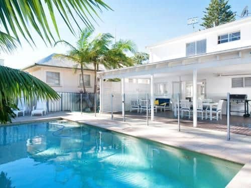 The White House fantastic house with pool linen and WII U The White House fantastic house with pool linen and WII U