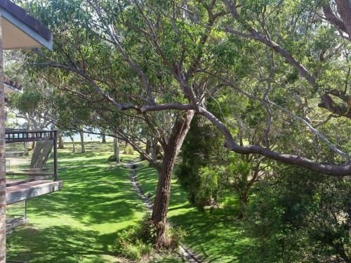 36 'Bay Parklands', 2 Gowrie Avenue - close to the water with pool & spa & tennis court0