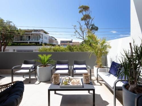 104 'The Shoal' 6-8 Bullecourt Street - linen included & under 200m to beach1