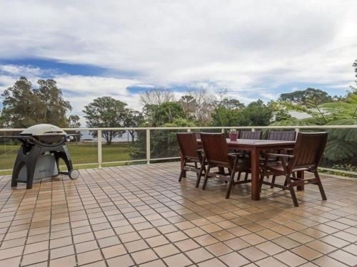 Castaways' 36 Cromarty Road - Beachfront house0