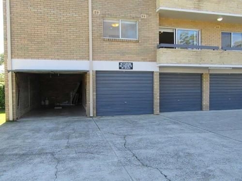 3 'Silvana Court', 26 Ajax Avenue - neat unit with air conditioning4