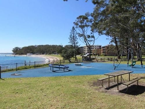 3 'Silvana Court', 26 Ajax Avenue - neat unit with air conditioning2