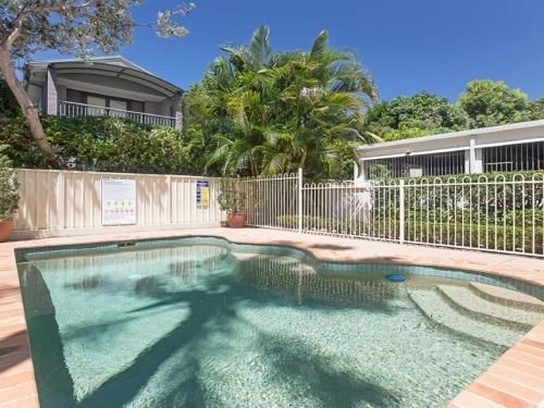 11 'Seashells', 21-23 Magnus Street - pool, lift, aircon0
