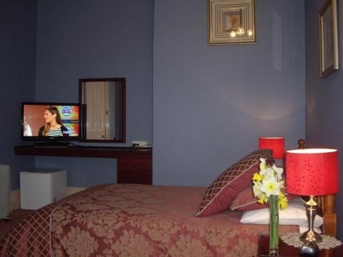 Lucinda B&B3
