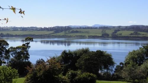 Tamar River Retreat4