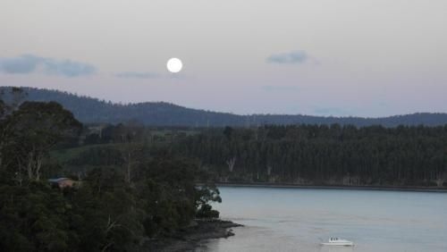 Tamar River Retreat2